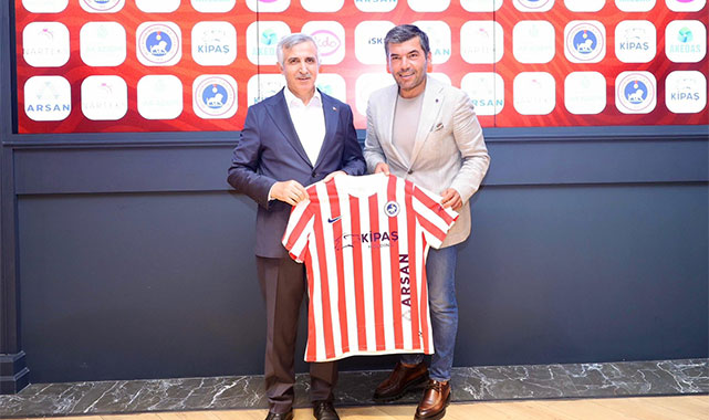Vali Ünlüer, İstiklalspor’un yeni formasını tanıttı;