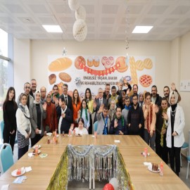 Özel öğrenciler için doğum günü sürprizi