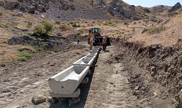 Hakkari'deki sulama projeleri 300 aileye ekmek kapısı oldu!