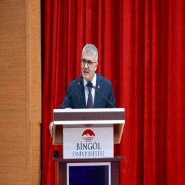 "İslam medeniyeti, hikmetle ve estetikle yoğrulmuş bir medeniyettir"