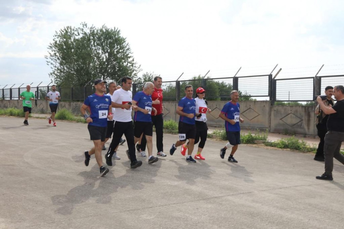 “Sporun yeri, zamanı, genci, yaşlısı olmaz”;