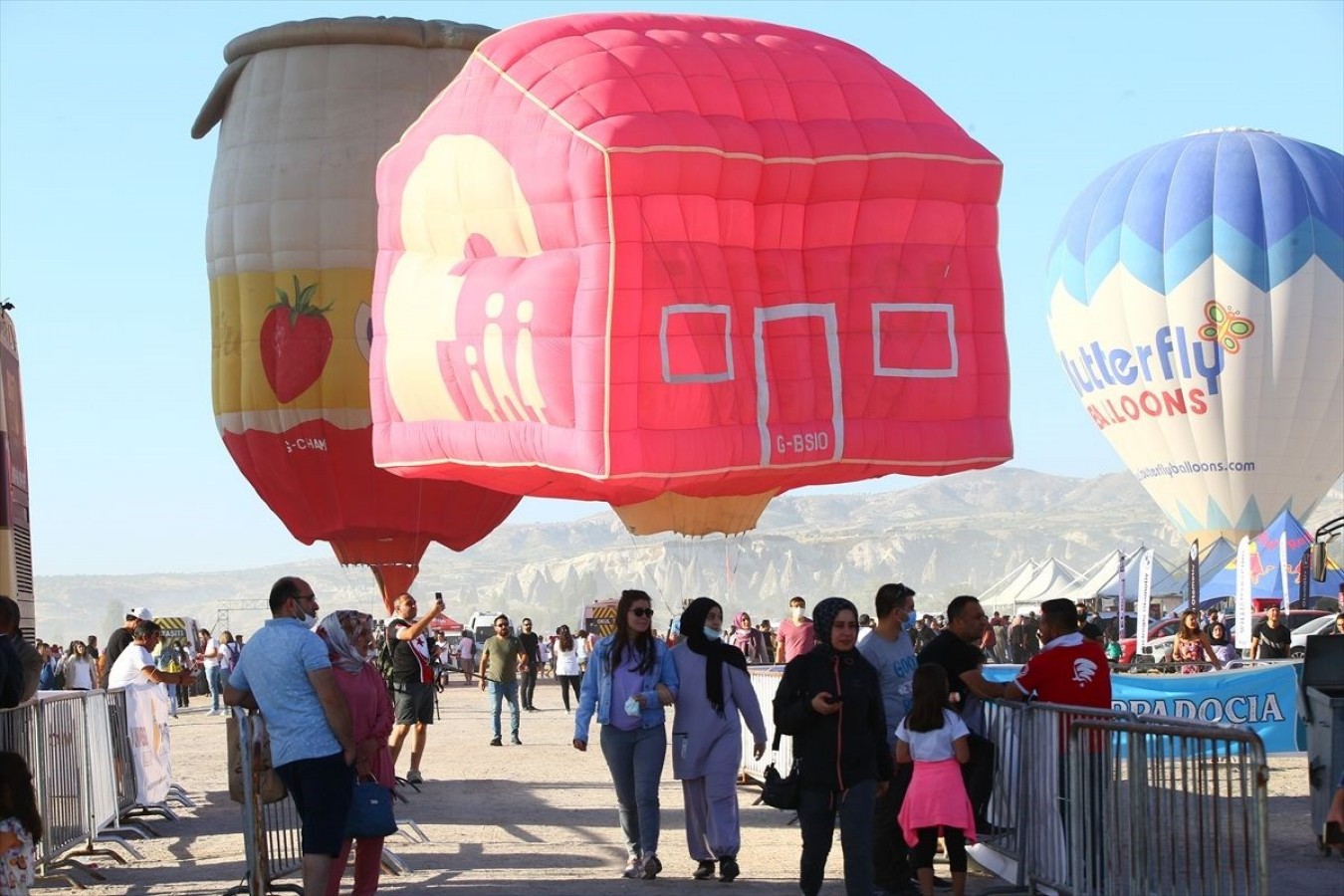 Kapadokya semaları figürlü balonlarla renklendi