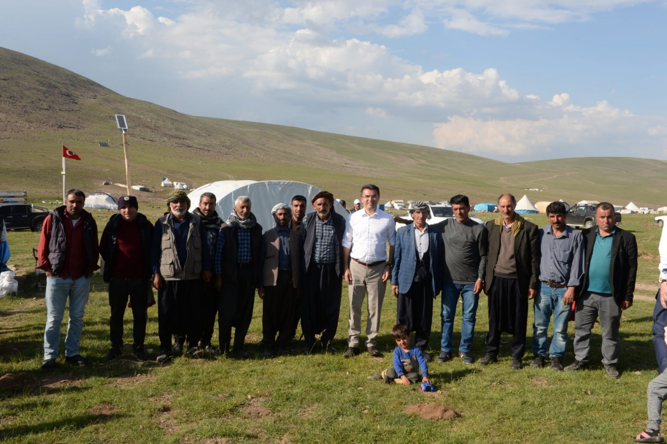 Erzurum’un 3 bin rakımlı dağları göçerleri ağırlıyor