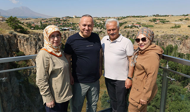 Vali Kumbuzoğlu, Vali Fidan ve eşini Aksaray'da ağırladı;