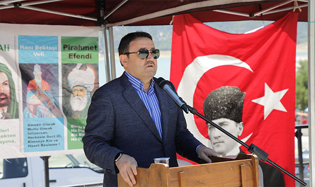 Vali Işın'dan Pir Ahmet Efendi Kültür Festivali'nde önemli mesaj: Bizi biz yapan değerler; gönül erenlerinin mirası;