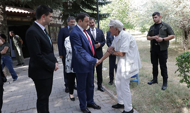 ''Bu ruhun gelecek nesiller tarafından yaşatılabilmesi için müzeler büyük bir değer taşıyor'';