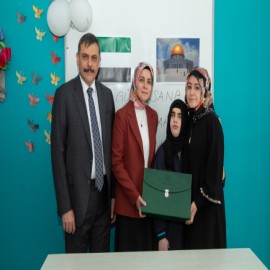 "Kadınlar, burada meslek ediniyor"