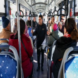 Vali Aygöl, vatandaşlarla yolculuk yaptı