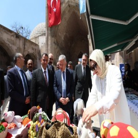 Aksaraylı kadınların el emeği ekonomiye dönüşüyor