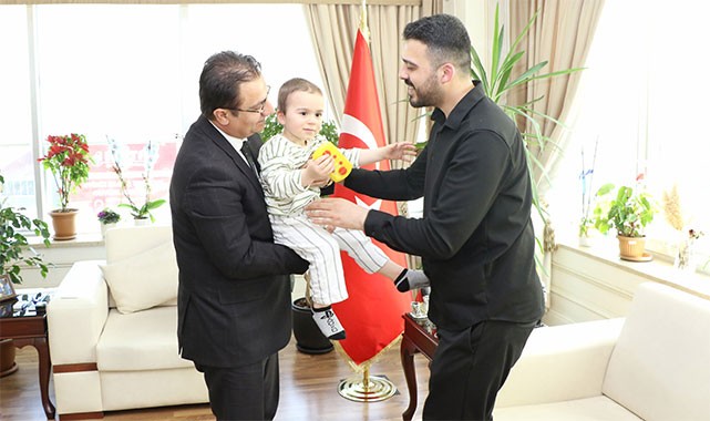 Minik Asaf'tan Kaymakam Yavuz'a ziyaret