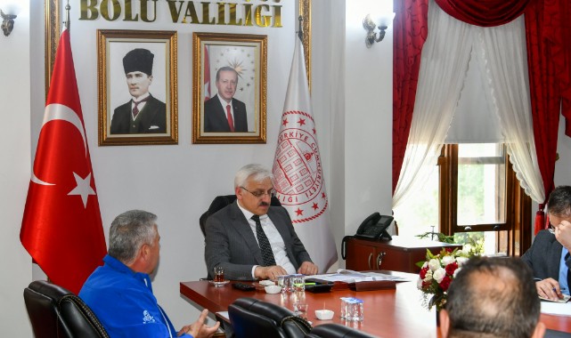 Bolu Valisi Ercan Kılıç, her ay düzenlenen ‘’Halk Günü’’ toplantısında ilgili kurum amirleri ile bir araya geldi.