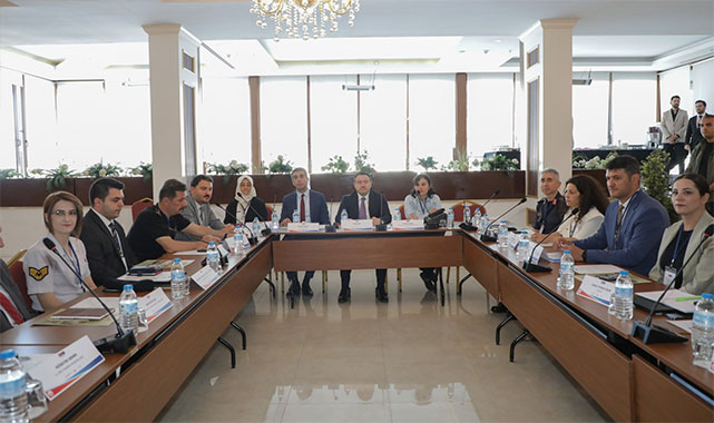 Kütahya'da koruyucu aile sistemi masaya yatırıldı: ''Çocukların aile içinde büyümesi değerlidir'';