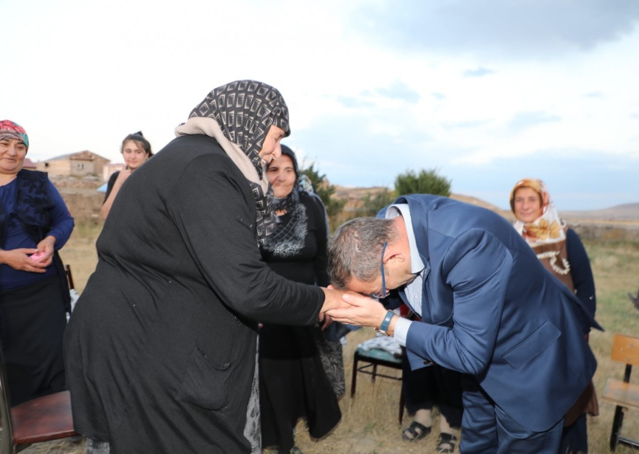 “Gazi Kars için canla başla!”;