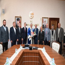 Vali Makas, Ahilik Kaftanını giydi