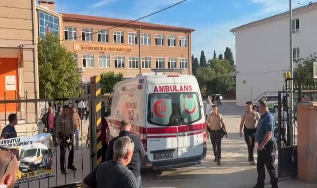 Manisa Turgutlu'da okul yakınında silahlı saldırı!