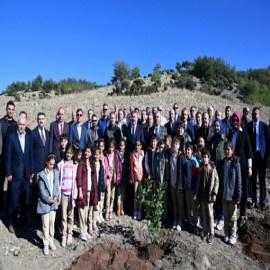 Öğretmenler için fidan dikildi