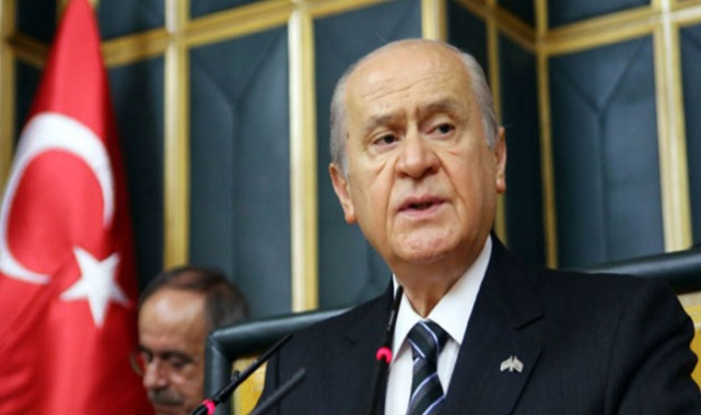Devlet Bahçeli’den kaymakama destek: Kaymakamımızın tertemiz alnından öpüyorum