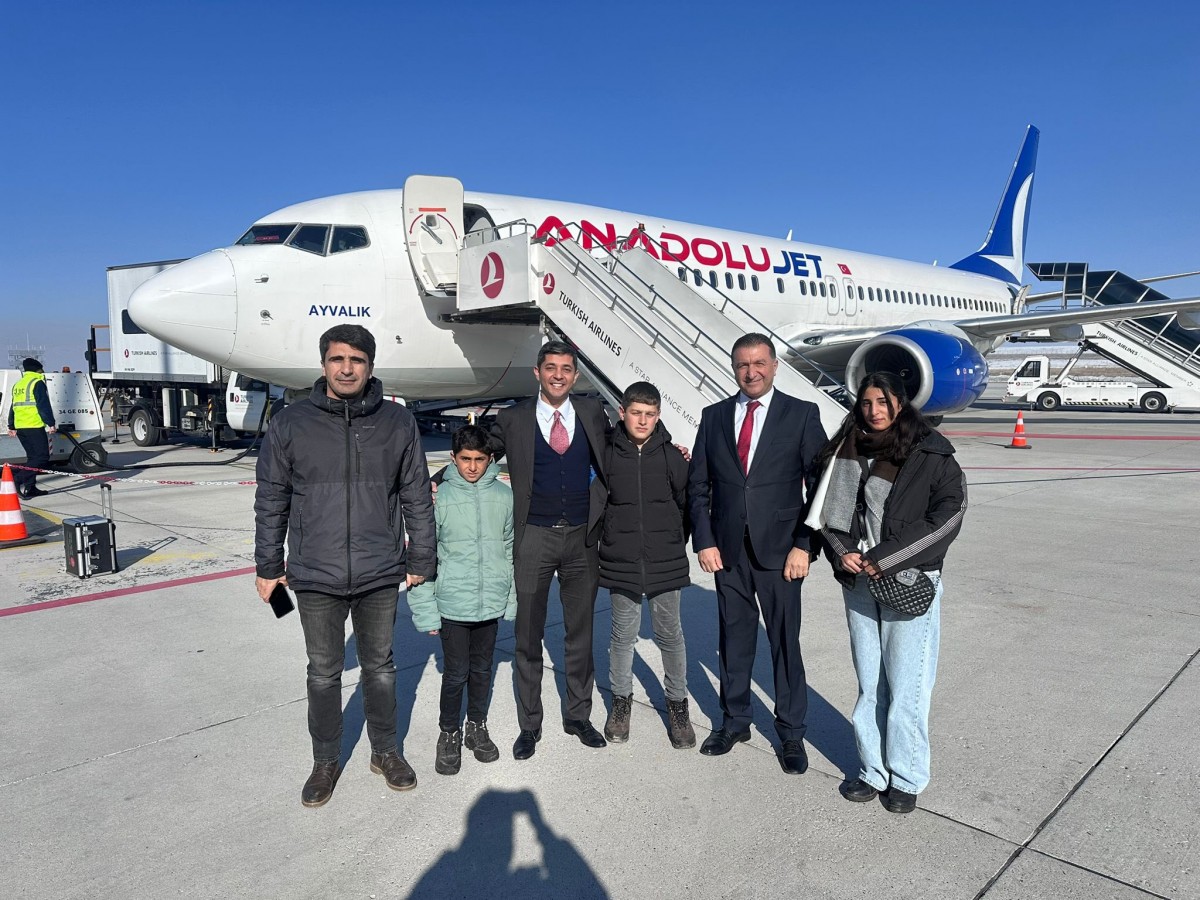 Kaymakam Mahir, pilot olmak isteyen öğrencilere unutulmaz bir gün yaşattı;