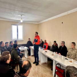 Ağrı’da çığ riskine karşı vatandaşlar bilgilendirildi