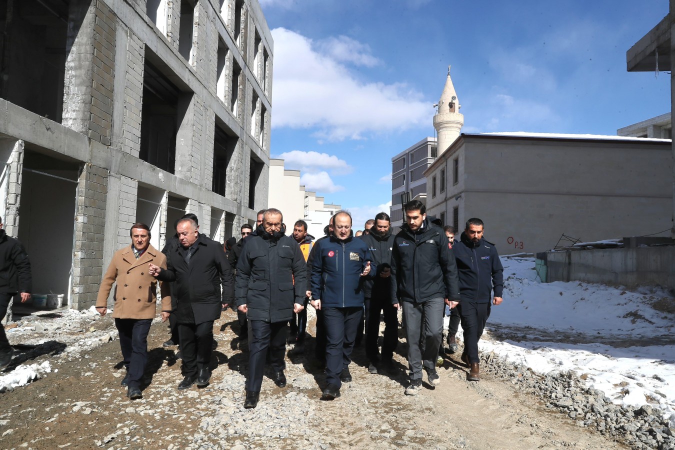 AFAD Başkanı Pehlivan, deprem bölgesinde saha incelemesi yaptı;