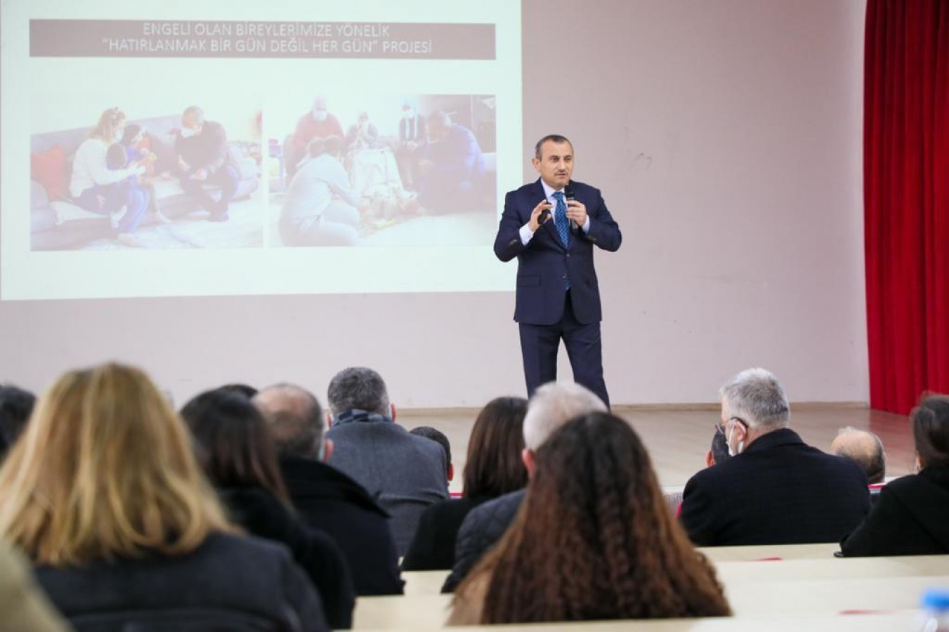 Vali'den öğrencilere tavsiye: Hedefinizi belirleyin ve asla bırakmayın;