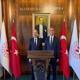 Vali Serdengeçti'den, Hatay'ın kaymakamlarına ziyaret