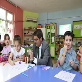 Miniklerle ders yaptı