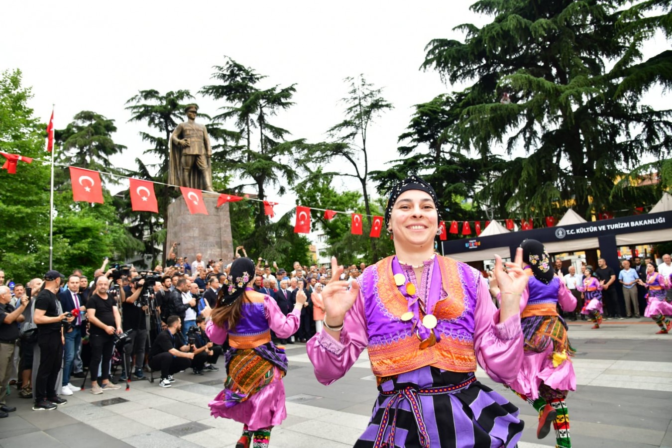 Kültür Yolu Festivali, Trabzon'da başladı;