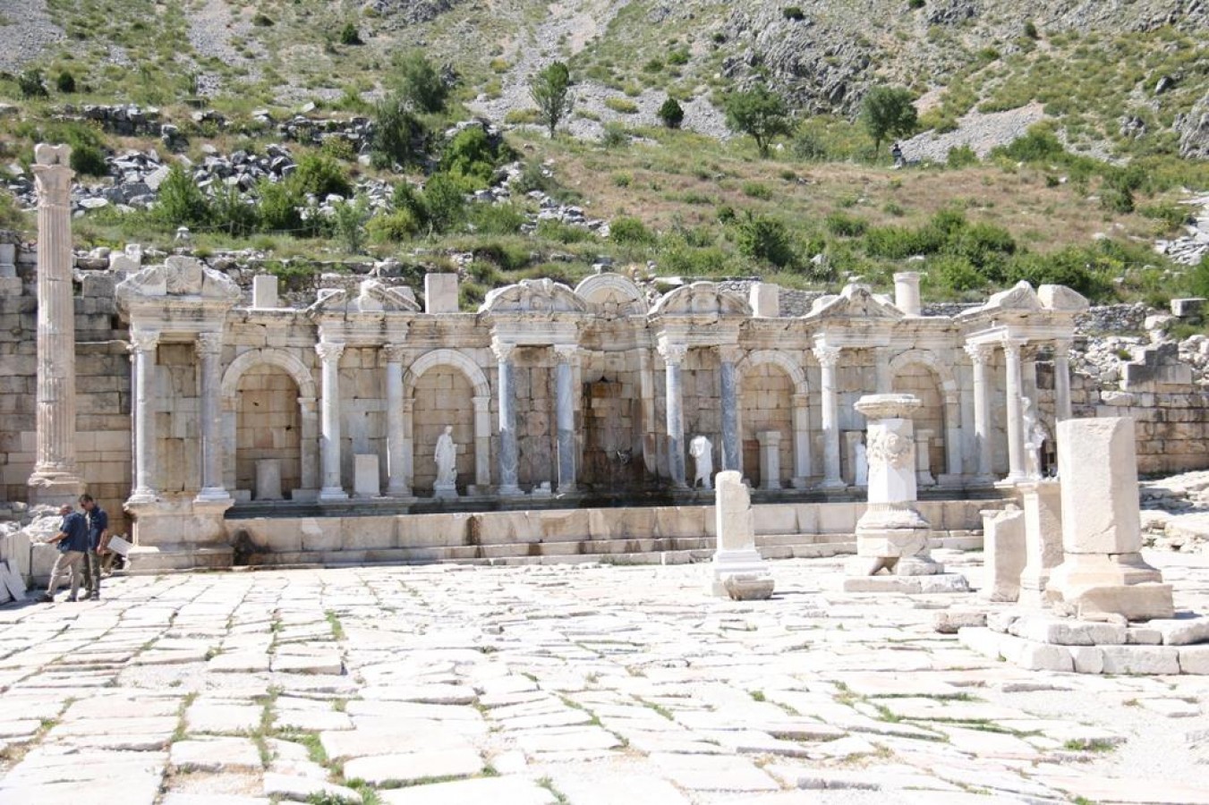 Bulutların arasındaki Sagalassos Antik Kenti ziyaretçilerini bekliyor;