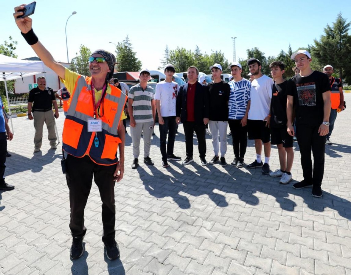 Çapa yapacak, bahçe sulayacak, kuzu güdecekler: Köyümde Üç Gün