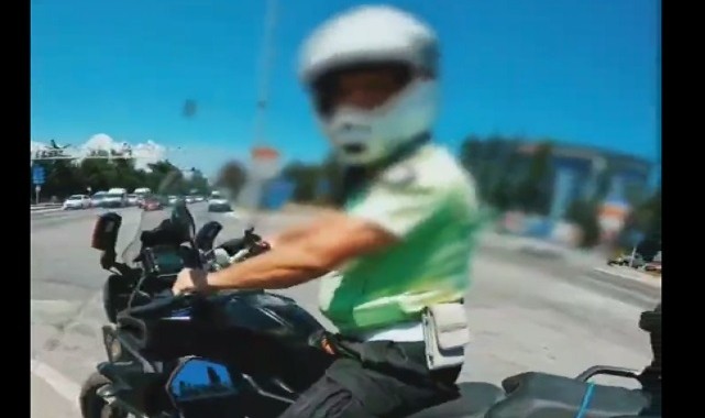 Motosikletli gence öğüt veren polise tebrik