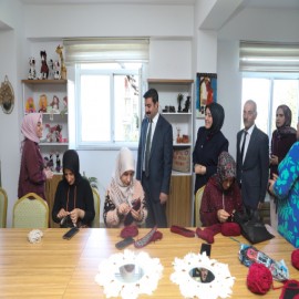 Genç'te okuma-yazma kursunu tamamlayan kadınlara başarı belgesi verildi