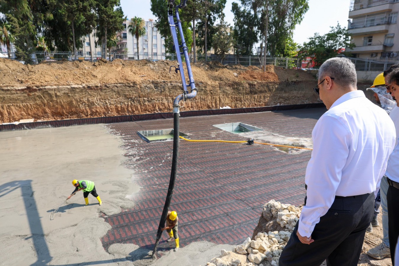 Mersin’de 32 derslikli Atatürk Anadolu Lisesi inşaatı yükseliyor