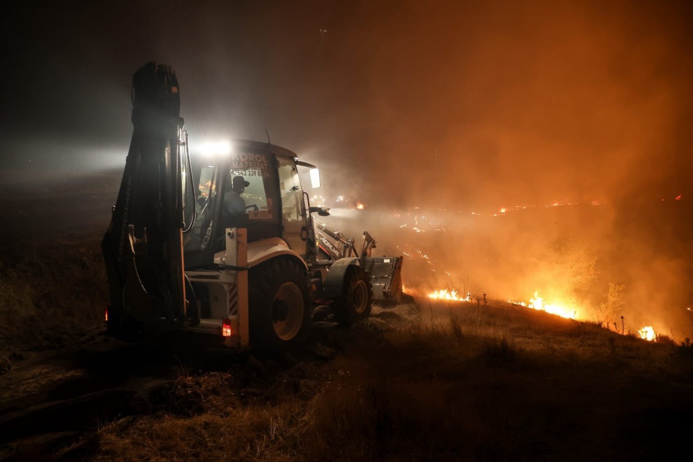 Çanakkale’deki orman yangınında 54 kişi dumandan etkilendi;