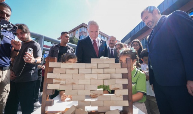 "Bilim ve teknolojiye yön verecek nesiller yetiştiriliyor"