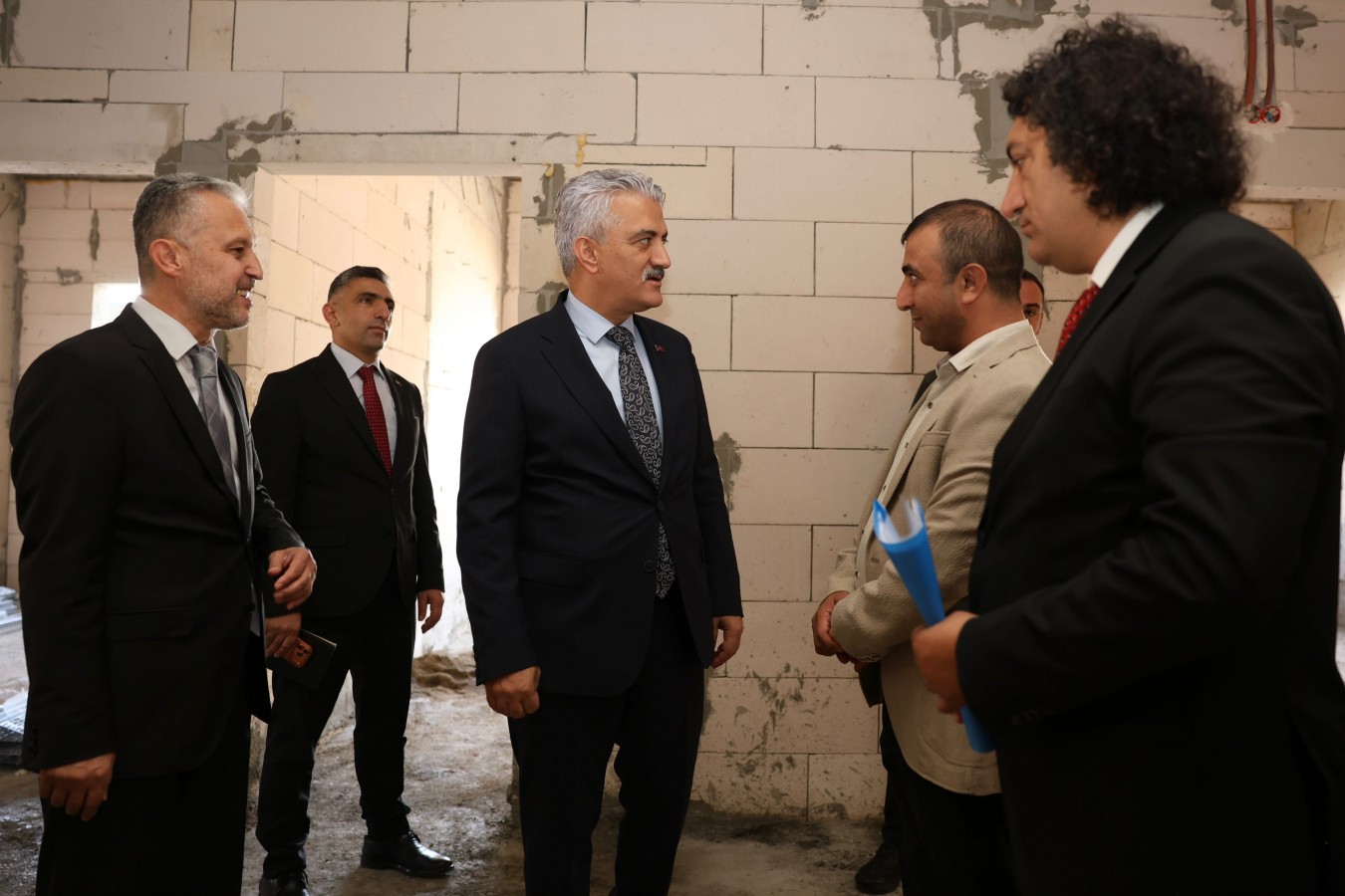 “İnsanı merkeze koyan bir anlayışla kamusal mekanlarımızı yeniliyoruz”
