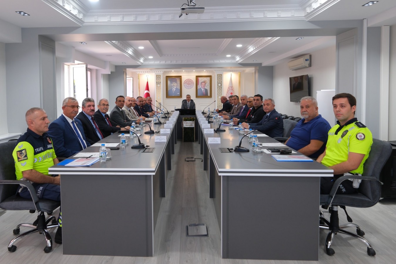 Vali Çiçek uyardı: Hız, kemer ve telefon konusunda dikkat!