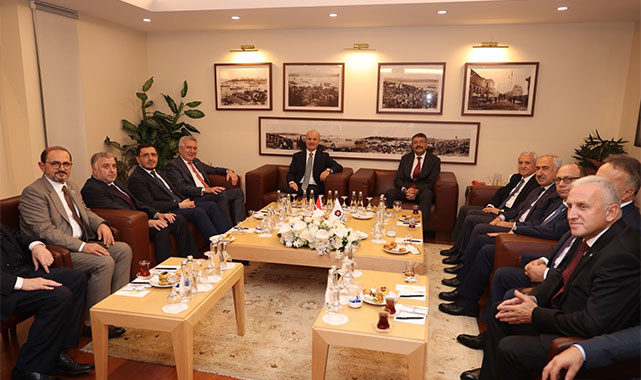''Hakkâri; pek çok alanda potansiyeller barındıran kadim bir yerleşim'';