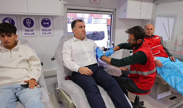 Vali Eldivan, kan bağışında bulundu;