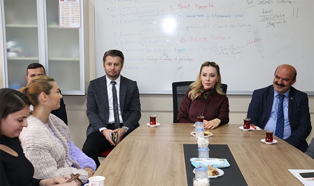 ''Çocuklarımızı yetiştiren tüm öğretmenlerimiz bizim için çok kıymetli''