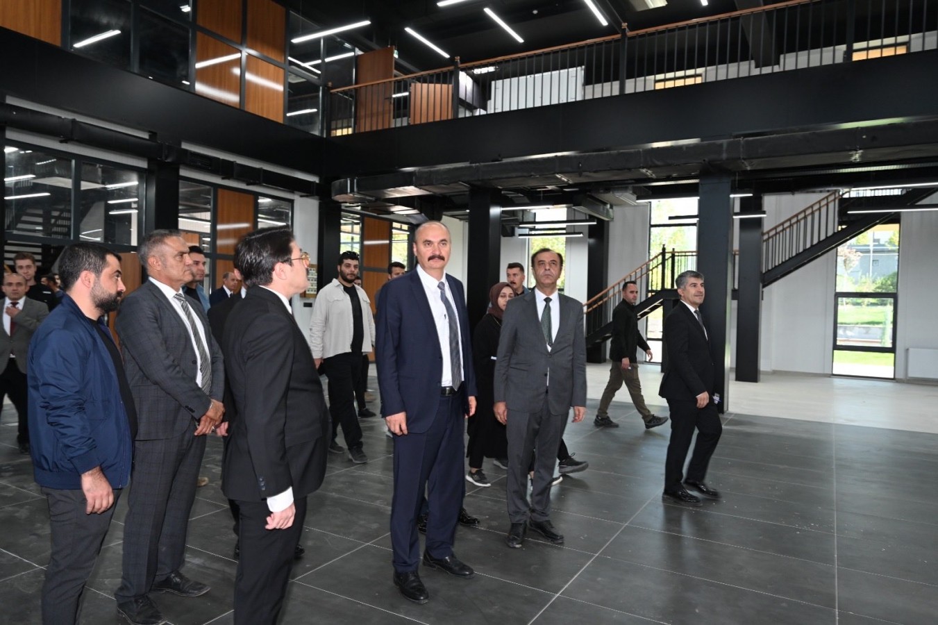 Vali Canalp Batman Modeli Kütüphane ile sözünü tuttu;