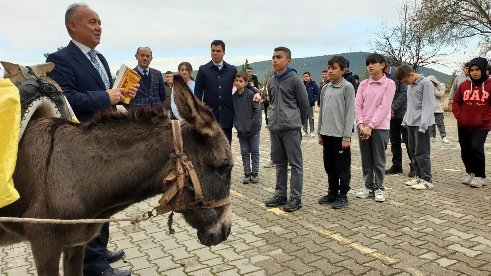 'Eşekli Dostoyevski' öğrencilerle buluştu;