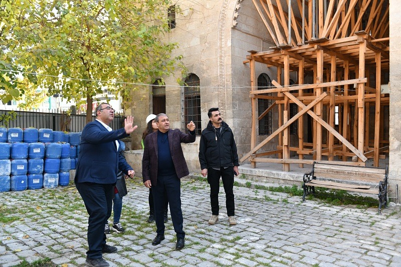 Vali Şıldak, depremlerden etkilenen camileri inceledi;