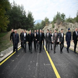 Vali Yılmaz tamamlanan yolları yerinde inceledi