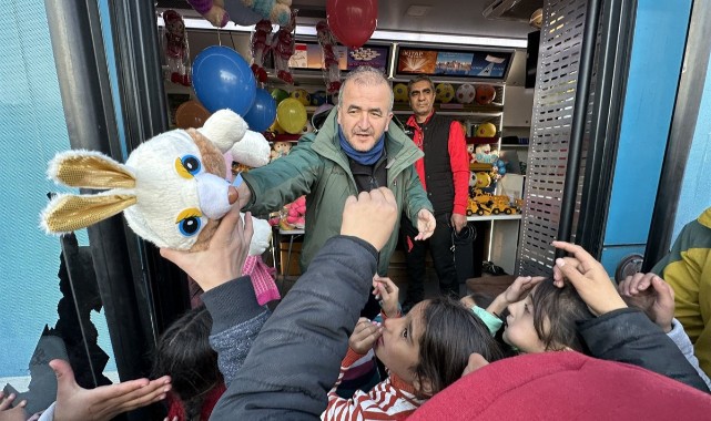 “Depremin izlerini silmek için var gücümüzle çalışıyoruz”