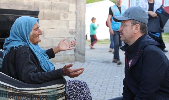 “İnsan, başkalarını iyileştirdikçe kendisi de iyileşirmiş”