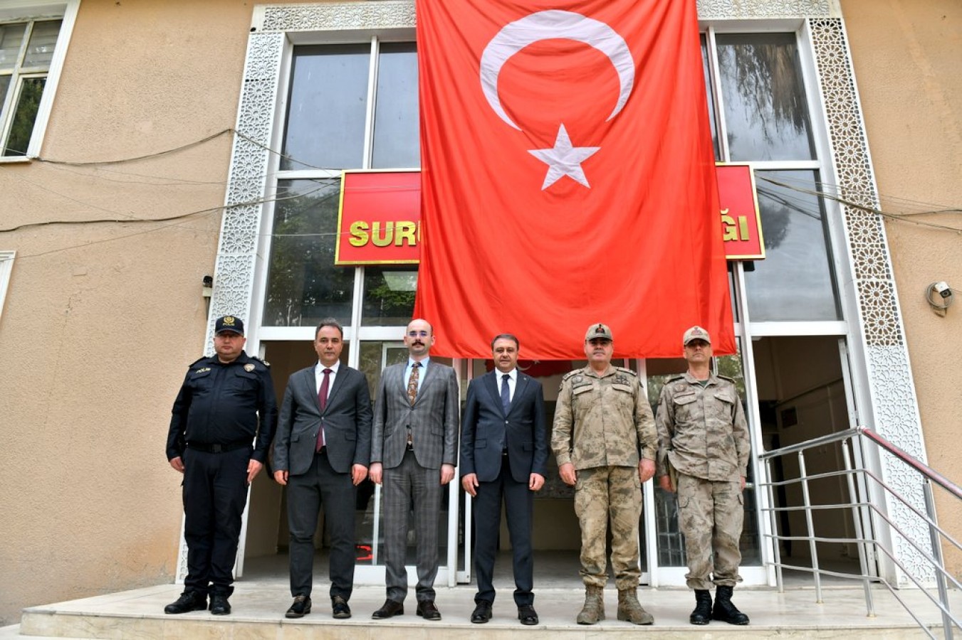 “Suruç’ta da güvenlik ve huzurun sağlanmasıyla ilgili çalışmaları yakından takip ediyoruz”