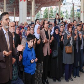 Vali Bilgihan 327 hacı adayını dualarla uğurladı