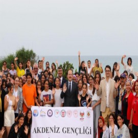 Kamplarda hem eğleniyorlar hem öğreniyorlar