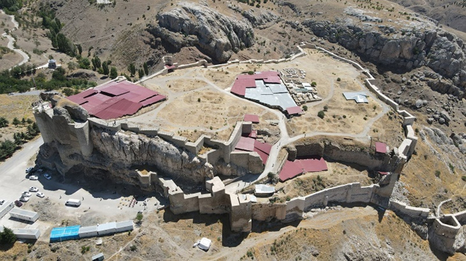 5 bin yıllık Harput Kalesi’nin girişi değişti;